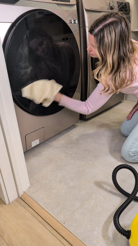 Learn how to clean a washing machine with cleanyourhomee on instagram