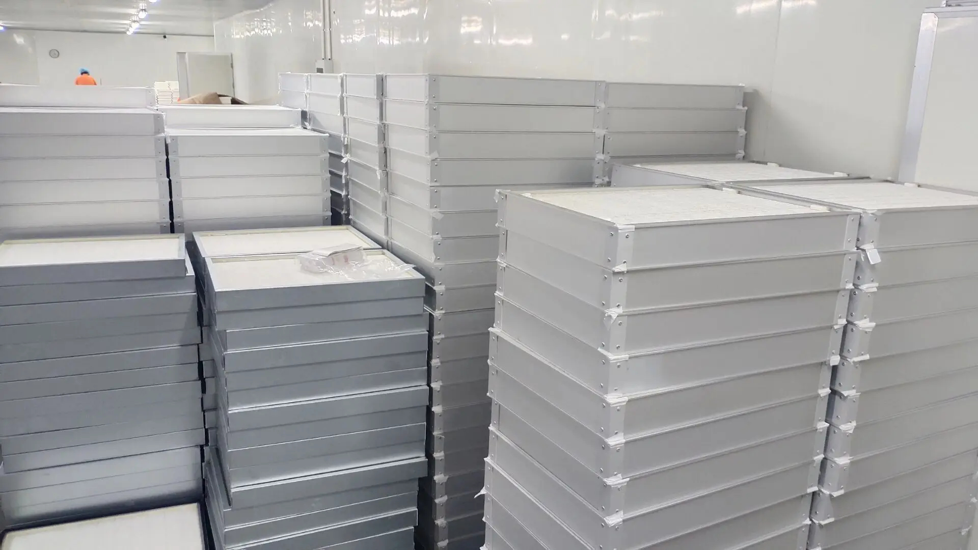 Blue Sky Filter Customized Size High Volume Flow Filters H14 Air Conditioning Aluminum Frame HVAC Air Filter in Cleanroom
